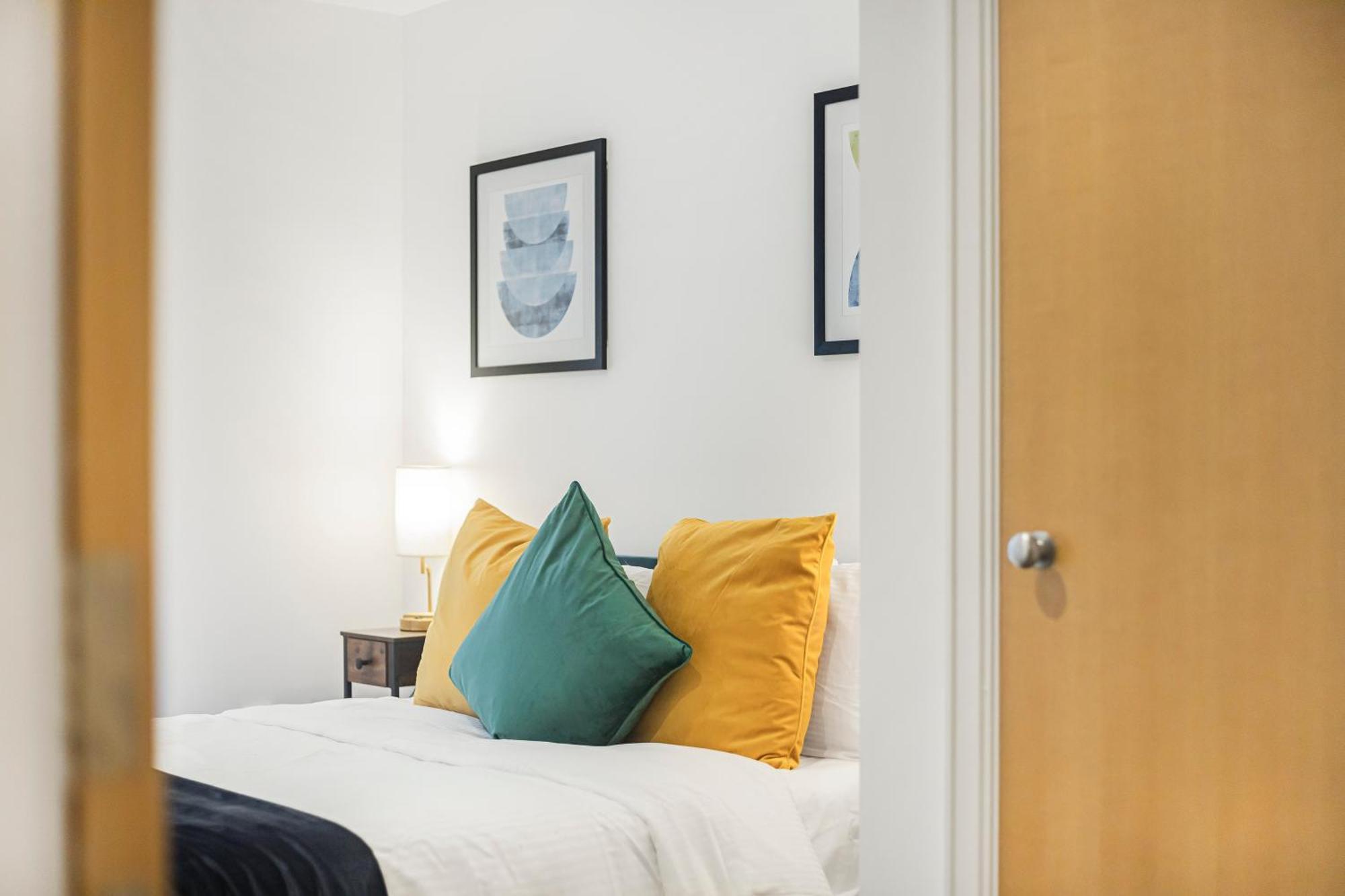 Athera - Hoxton Square 2 Bed, 2 Bath Entire Private Apartment 런던 외부 사진